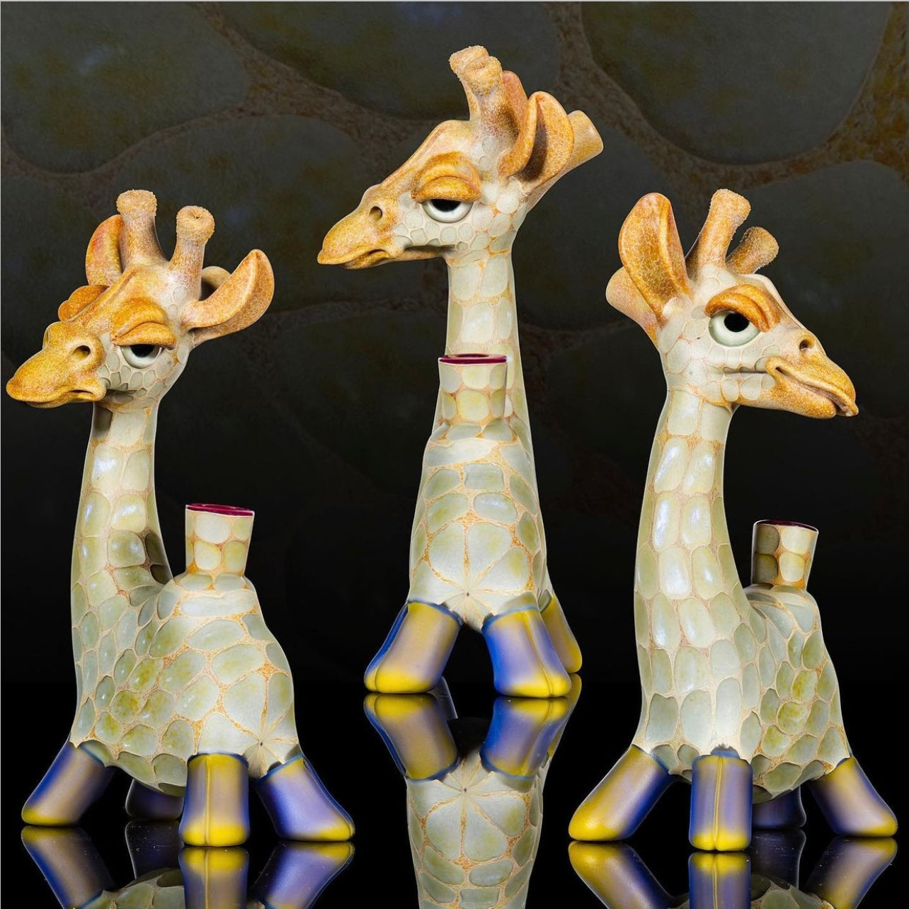 ROBERTSON GLASS GIRAFFE